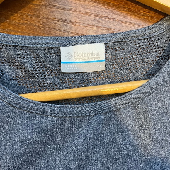 Columbia Peak to Point II T-Shirt Size Small NWT - Picture 2 of 5